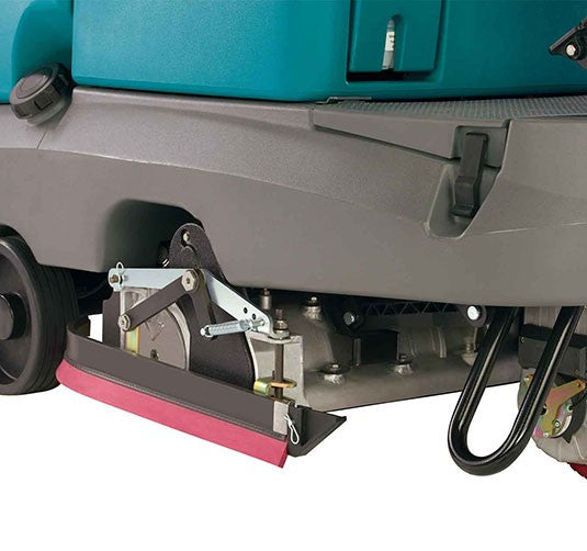 Tennant T7 Riding Scrubber - 26"